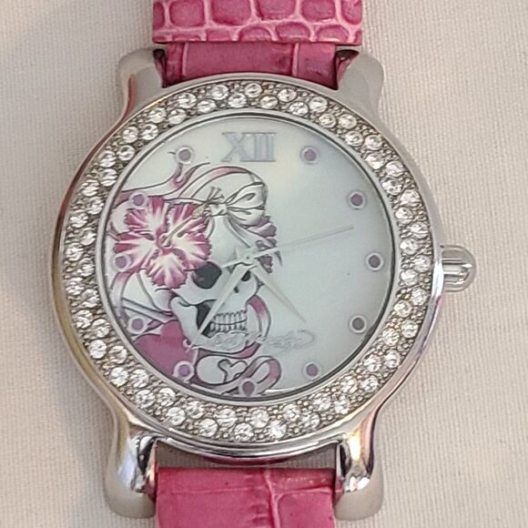 Ed Hardy Pink Skull Faux Rhinestone Analog Signed Leather Band Wrist Watch Goth - Picture 1 of 10